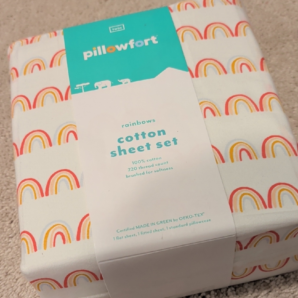 Pillowfort Rainbow Cotton Sheet Set - Red, Yellow, Orange